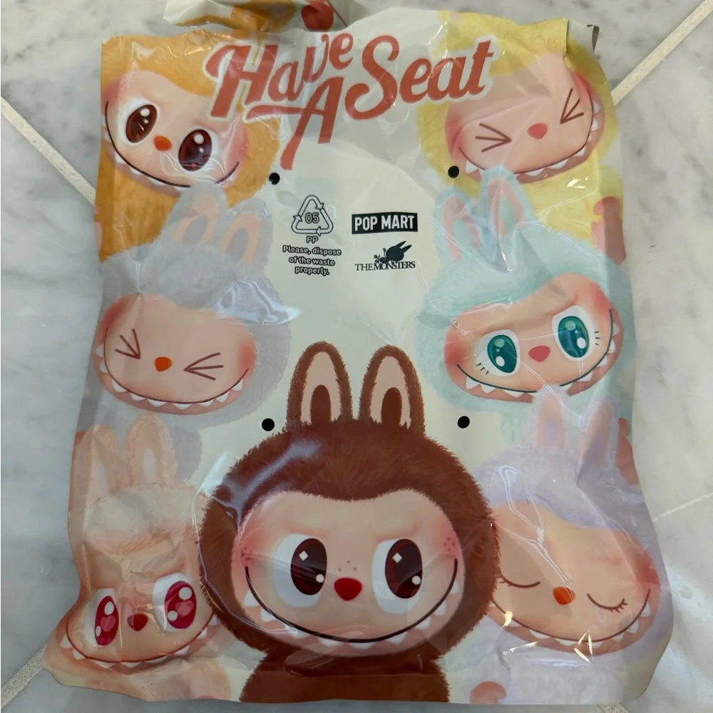 Labubu Have a Seat (Baba) - Picture 5 of 13